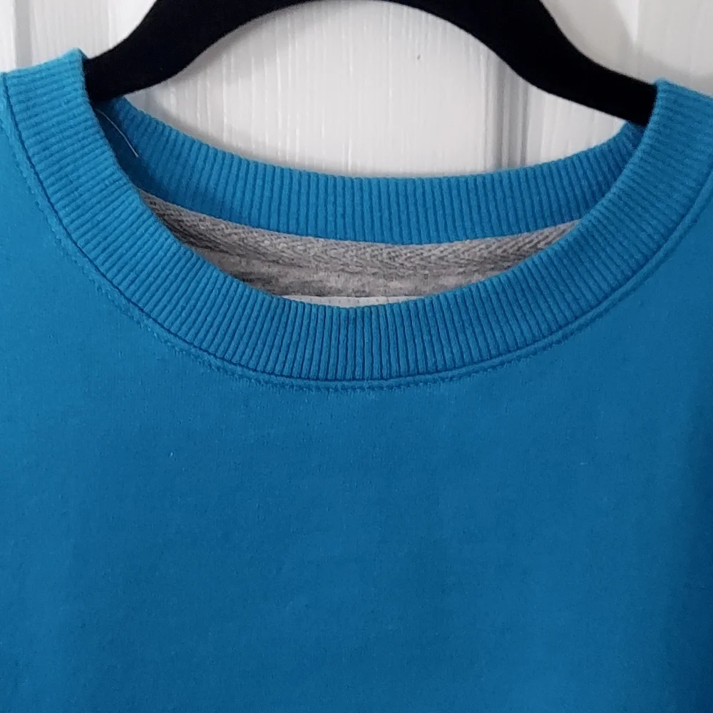 Champion Sweatshirt - Picture 2 of 7